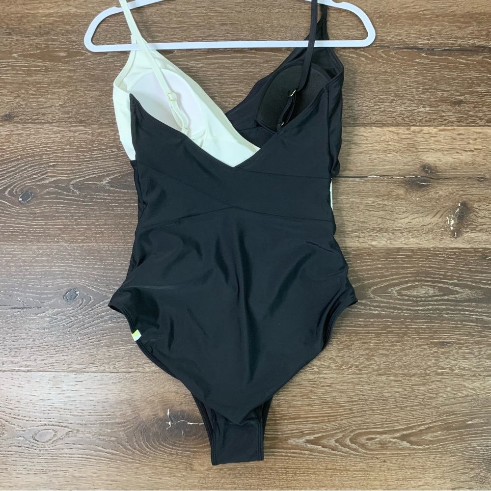 Summersalt Womens white black the sea breeze cut out one piece swimsuit 8 - Picture 6 of 7